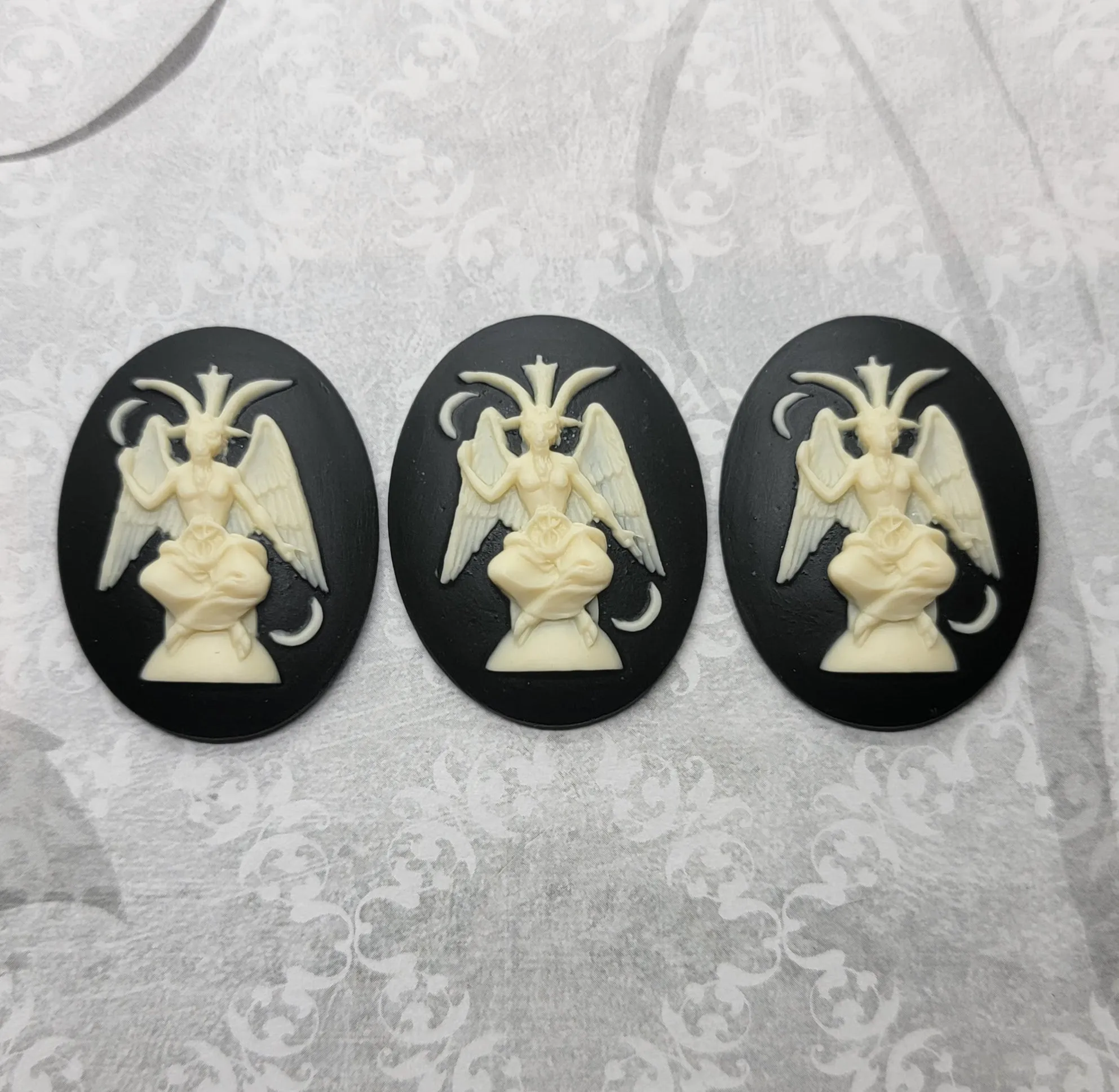 40x30mm Baphomet Cameos (3) - L1381