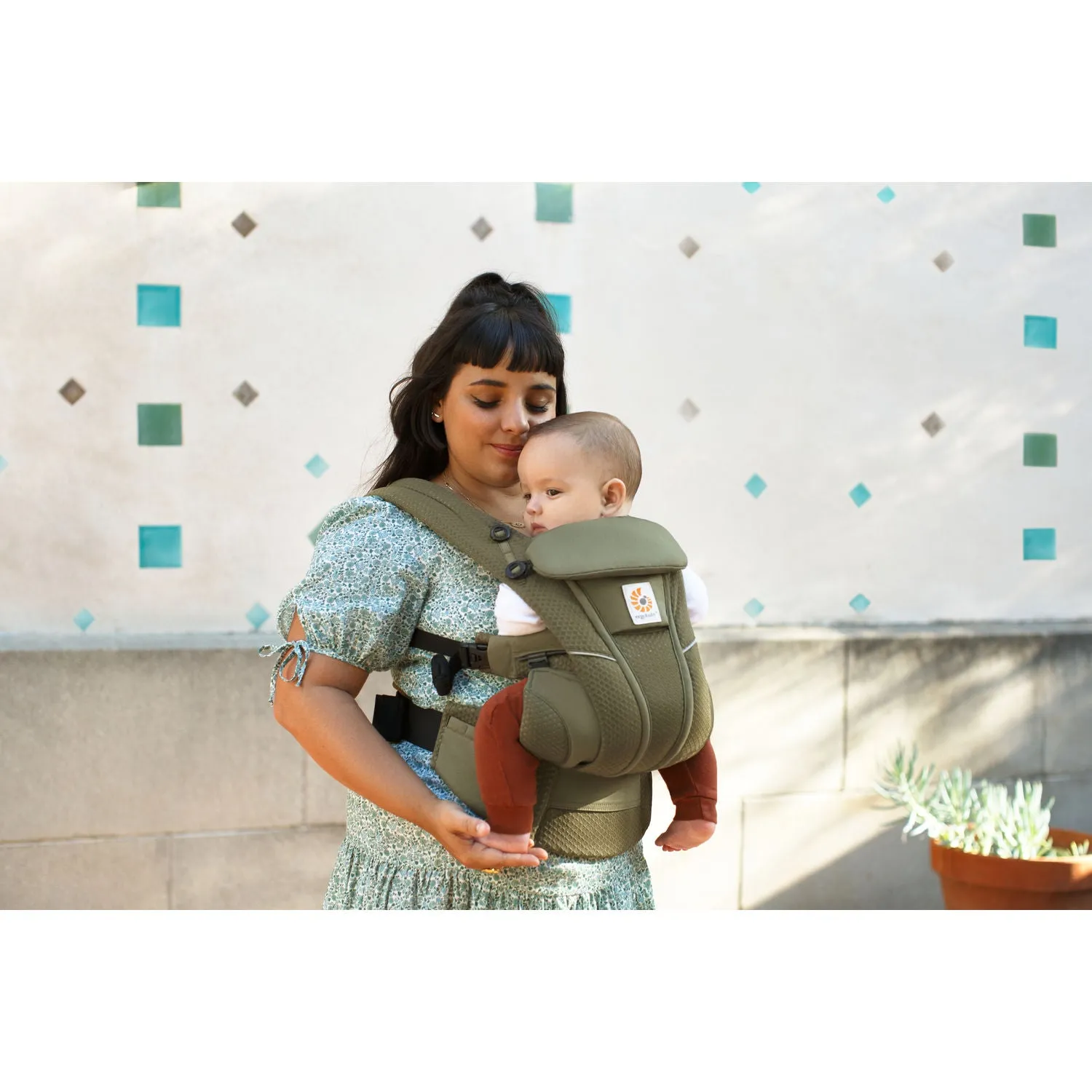 Ergobaby Omni Breeze Baby Carrier - Olive Green