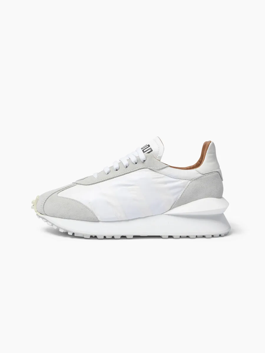 Esseutesse Runner Sneaker - Whiteout