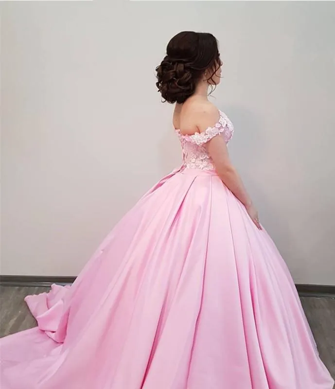 Gorgeous Lace Embroidery Sweetheart Satin Ball Gowns Prom Dresses