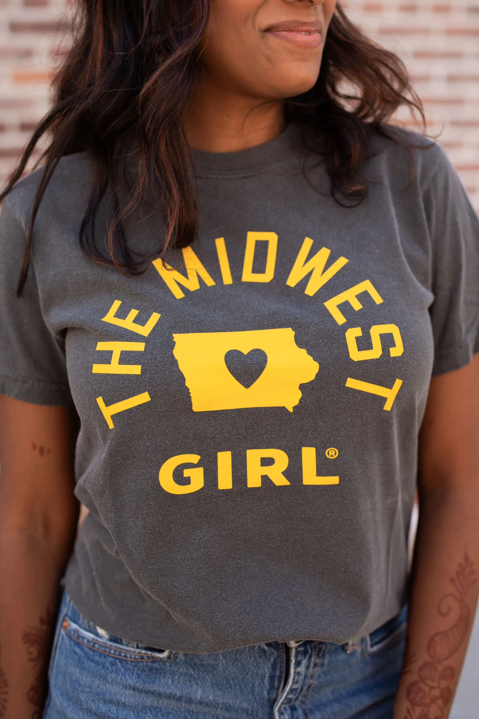 Iowa Tee in Pepper