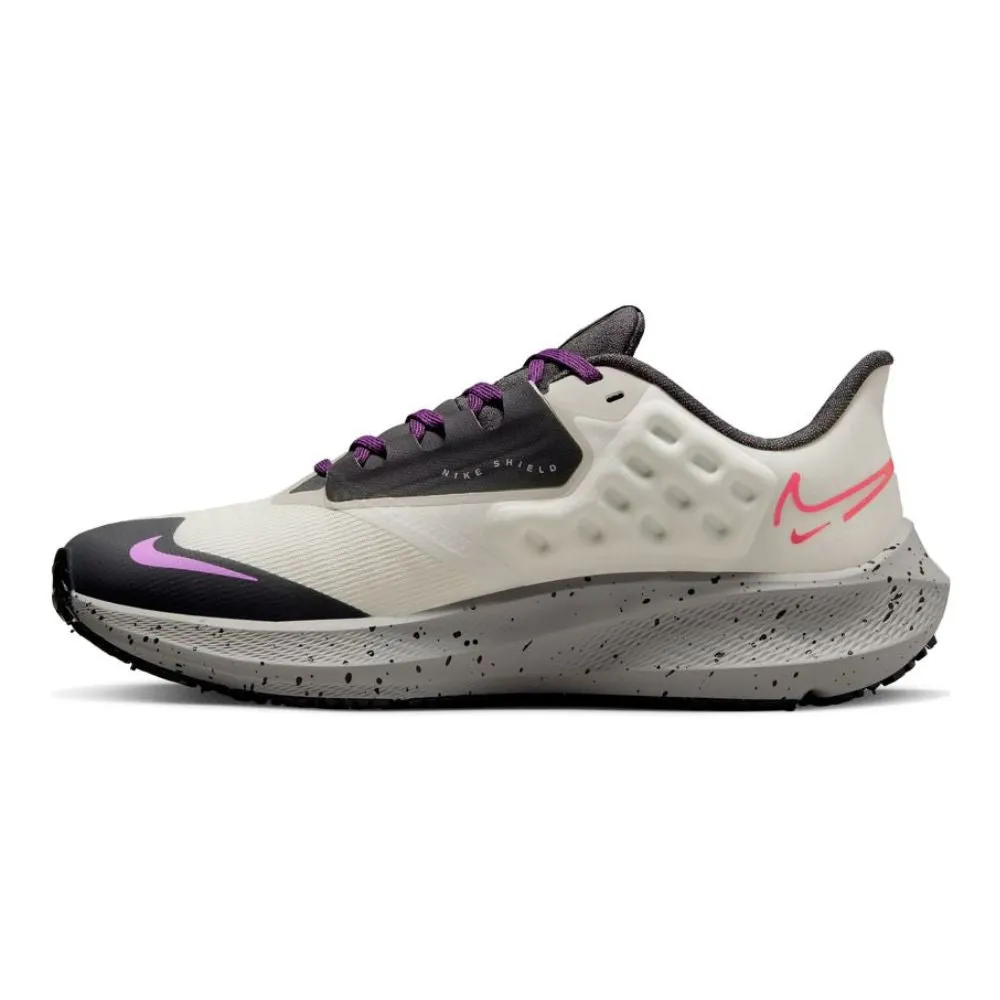 Nike Women's Air Zoom Pegasus 39 Shield