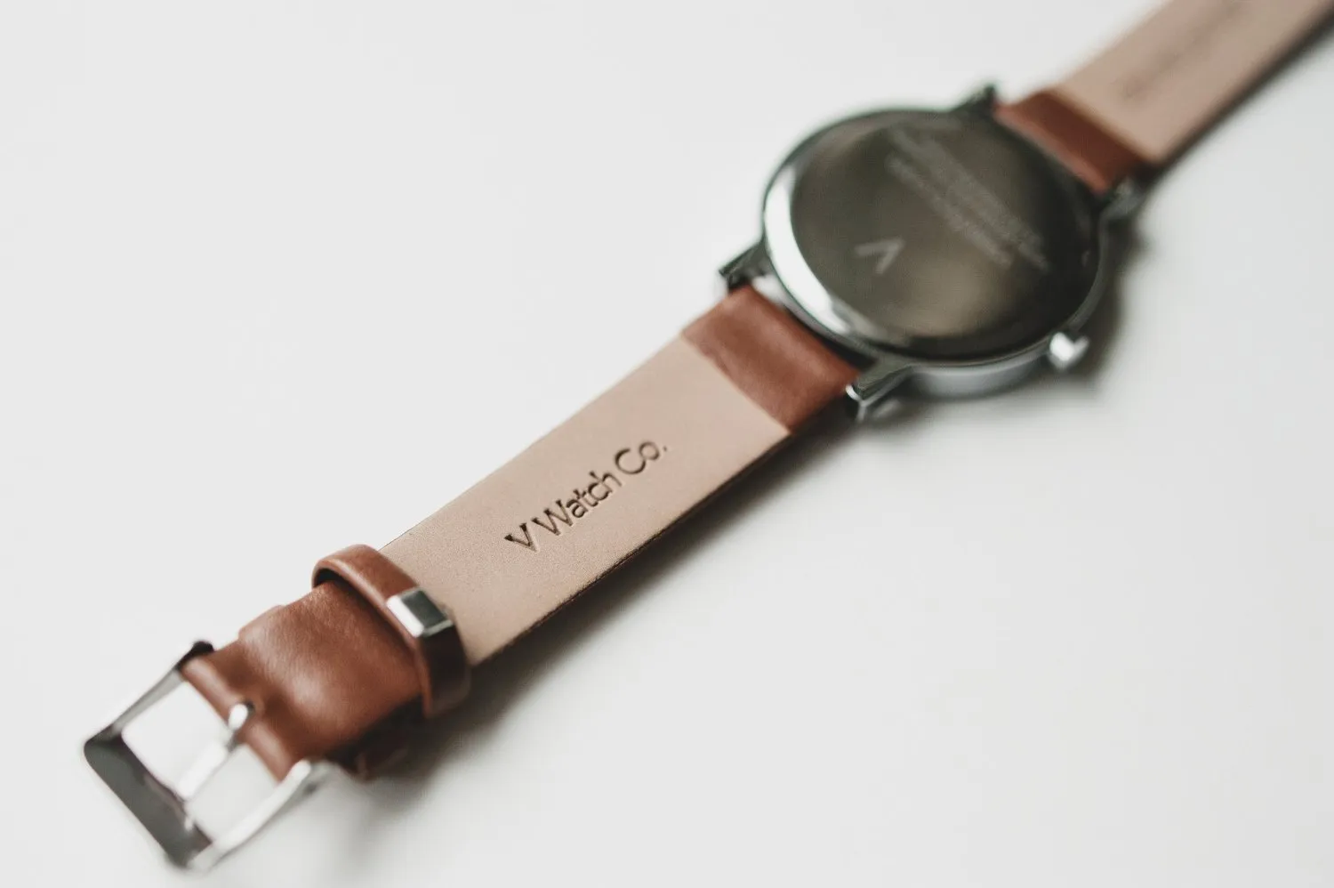 V WATCH CO. / Brushed dial